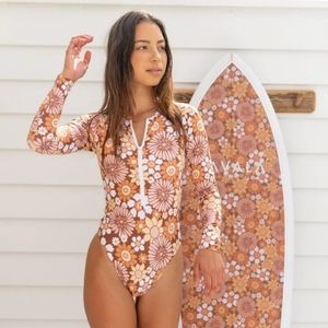 NWT Kavala Collective 'Sulawesi' surf suit size S, Flower Power Vintage